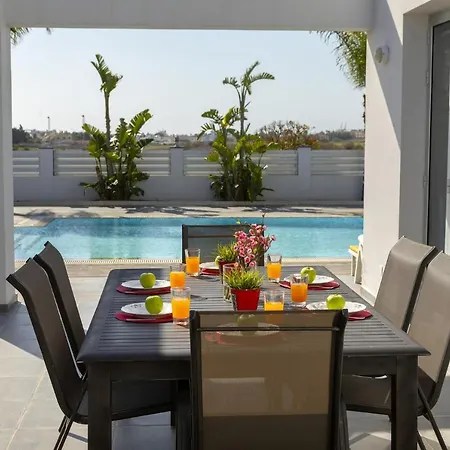 Villa The Ultimate Guide To Renting Your Luxury 4 Bedroom Villa With Private Pool, Larnaca Villa 1398 *