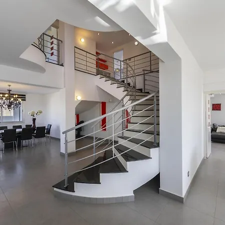 Villa The Ultimate Guide To Renting Your Luxury 4 Bedroom Villa With Private Pool, Larnaca Villa 1398 Voroklini