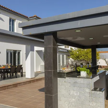 Villa The Ultimate Guide To Renting Your Luxury 4 Bedroom Villa With Private Pool, Larnaca Villa 1398 *