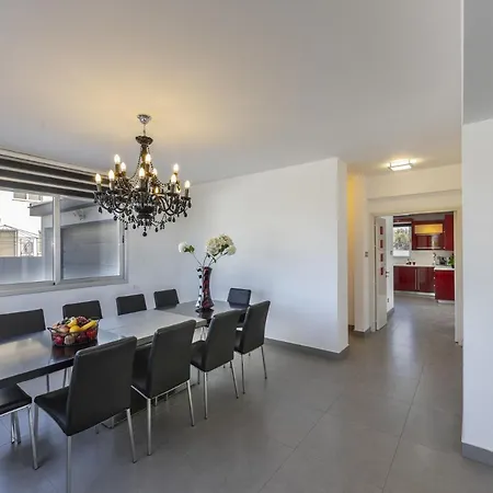 Villa The Ultimate Guide To Renting Your Luxury 4 Bedroom Villa With Private Pool, Larnaca Villa 1398