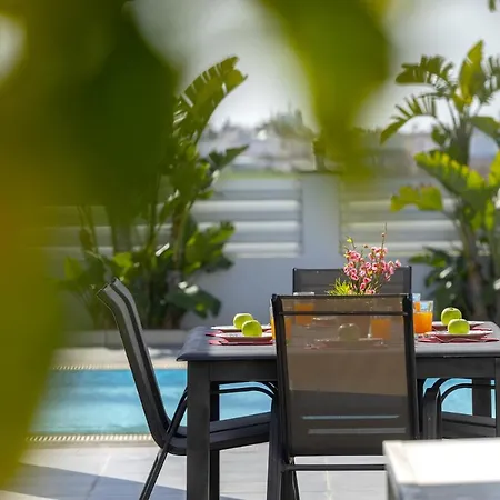 The Ultimate Guide To Renting Your Luxury 4 Bedroom Villa With Private Pool, Larnaca Villa 1398 别墅