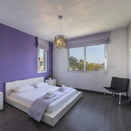 The Ultimate Guide To Renting Your Luxury 4 Bedroom Villa With Private Pool, Larnaca Villa 1398 别墅